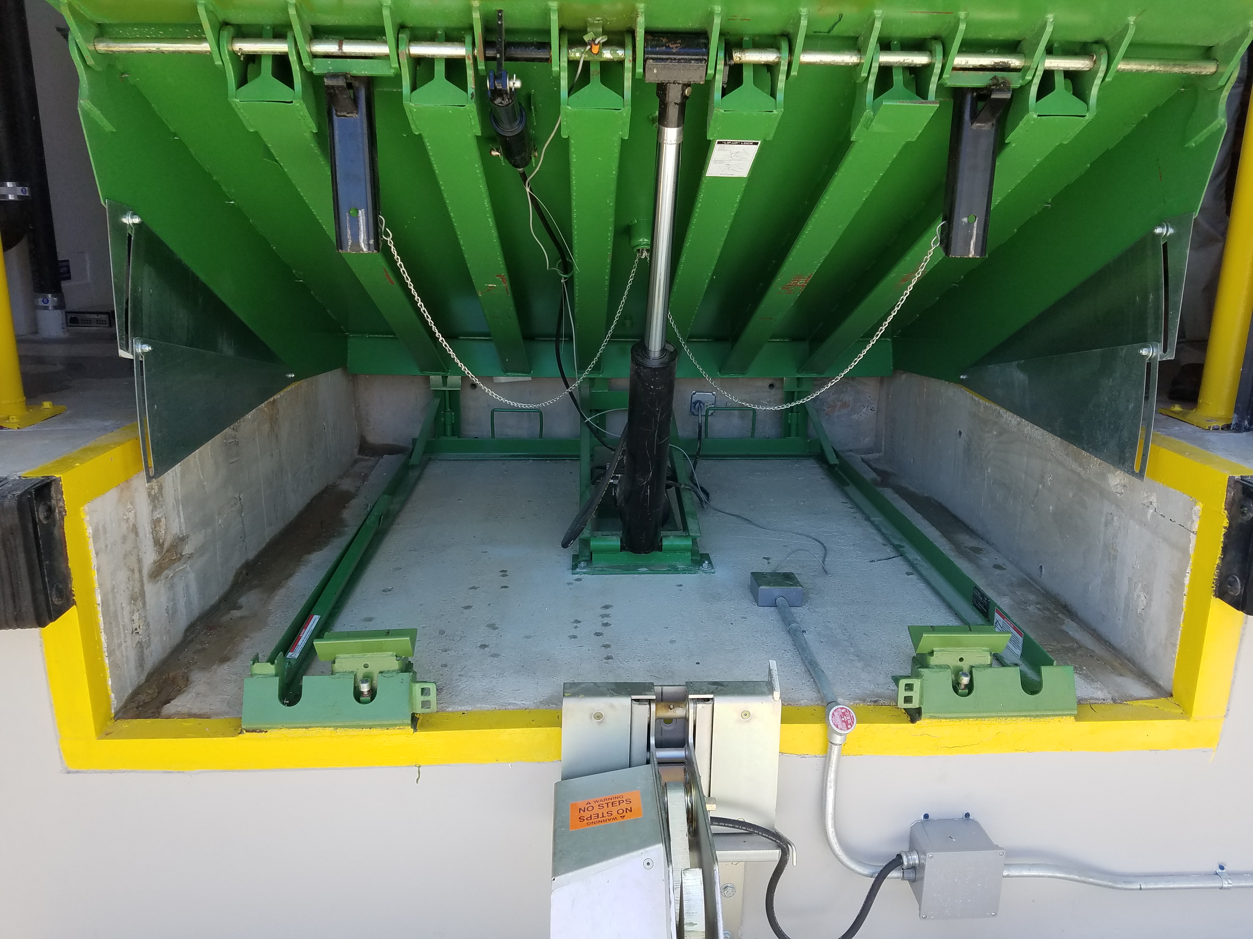 Hydraulic Dock Leveler